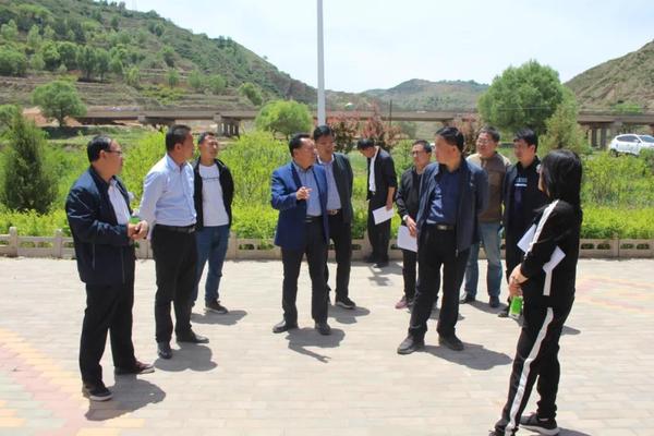 听取了镇党委副书记,镇长黎晓峰关于李氏文化保护及传承情况的讲解